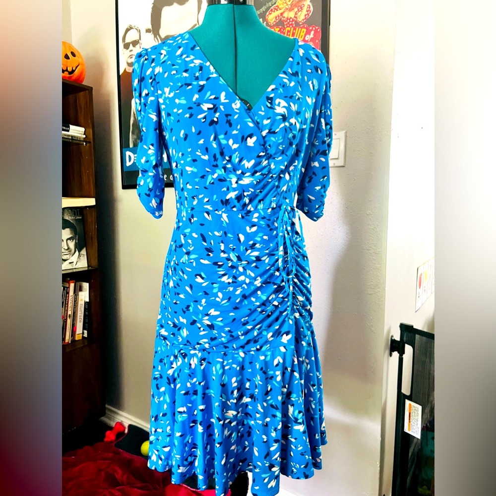 Vince Camuto dress size 2